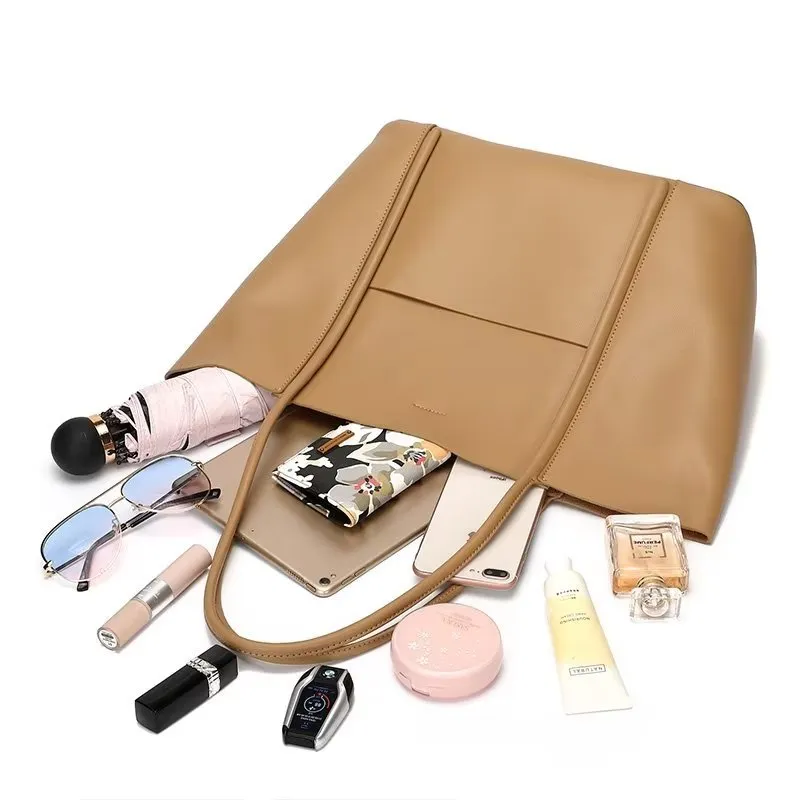 ChicLuxe Leather Zipper Closure Shoulder Bag