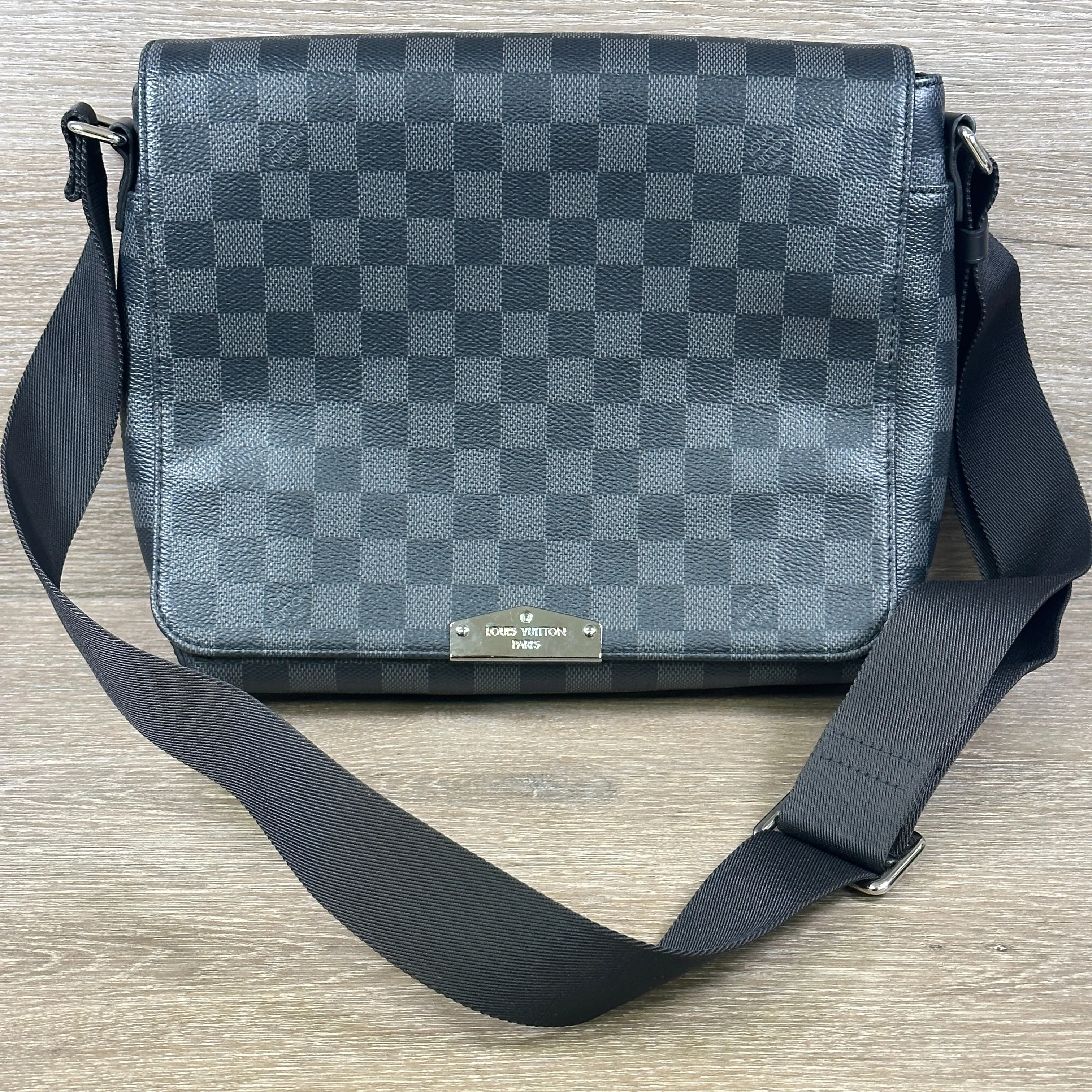 Louis Vuitton District PM Messenger Bag Damier Graphite